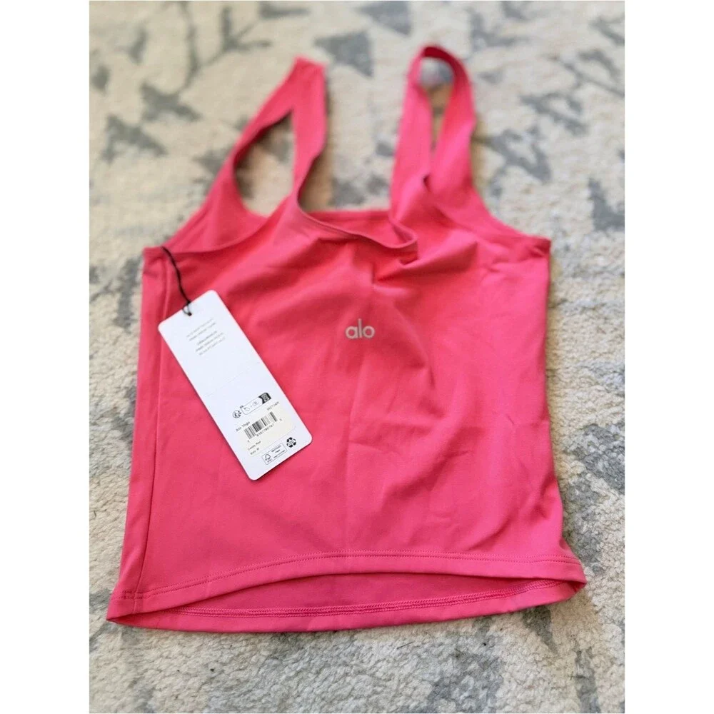 Alo-yoga Women's Candy Red Precision Sculpt tank